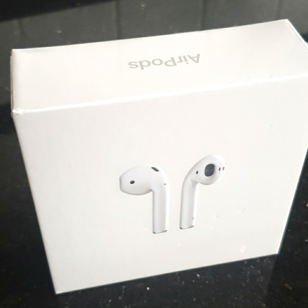 Latest Apple AirPods with wireless charge 2nd Gen